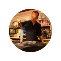 2 cocktail, bereiden van cocktails, bar, cocktails, bar man